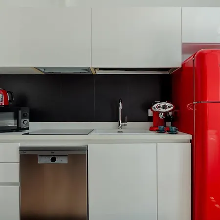 Lz1 - Center With Unique Private Garage Appartement *