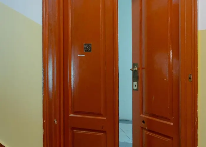 Lz1 - Center With Unique Private Garage Appartement *