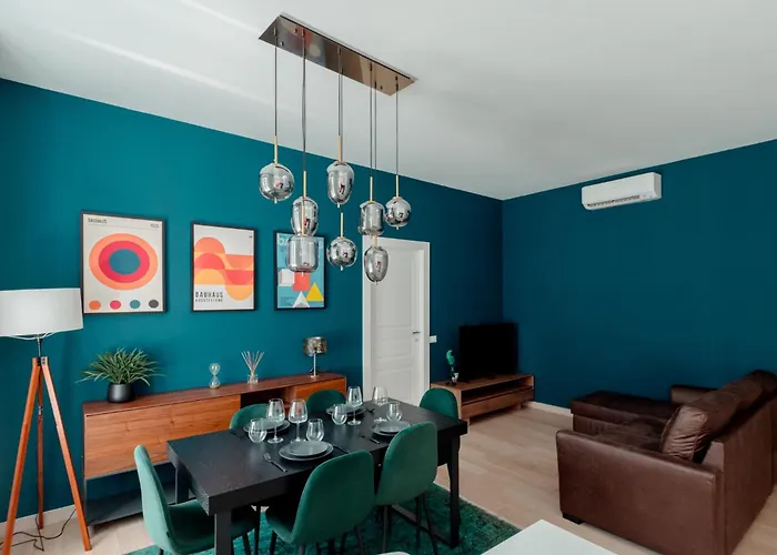 Lz1 - Center With Unique Private Garage Appartement *